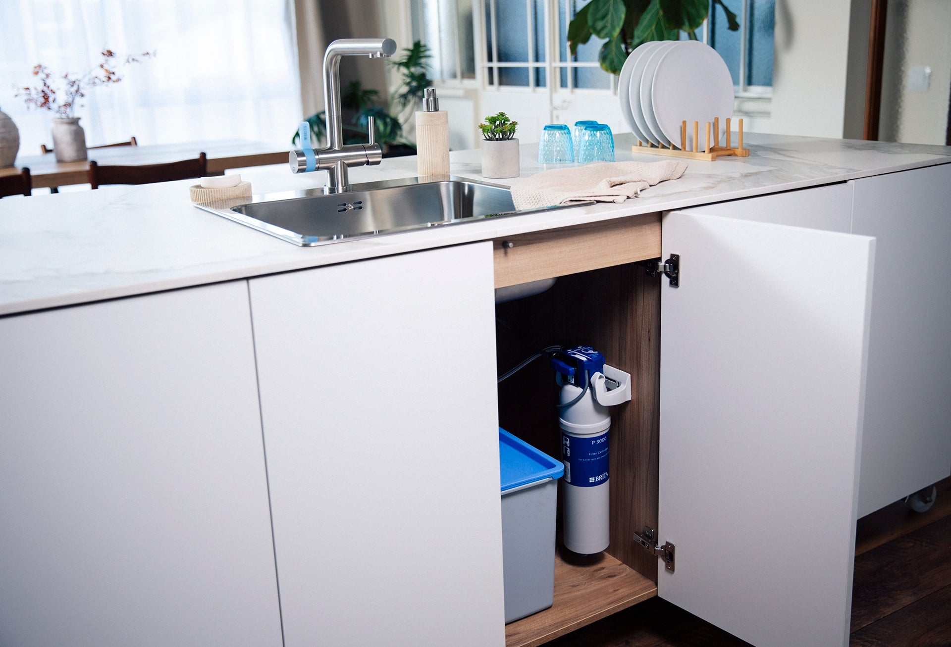 BRITA 3-way rectangular kitchen tap with P3000 filter cartridge installed under the sink.